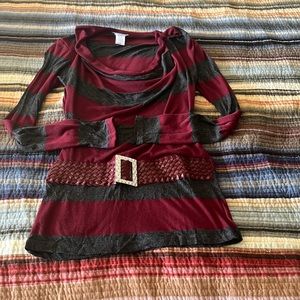 ☘️5 for $25☘️ Deb striped shirt with belt. Sz XS